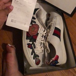 Gucci embroidered low top sneaker
